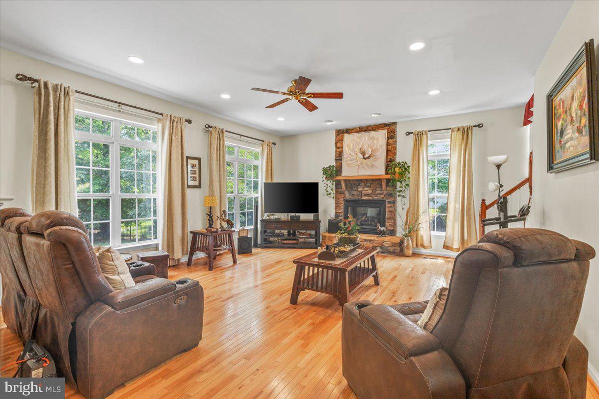 8200 Tiverton Dr