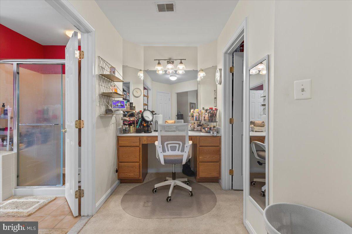 8200 Tiverton Dr