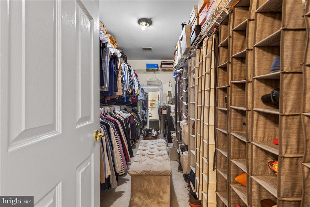 8200 Tiverton Dr