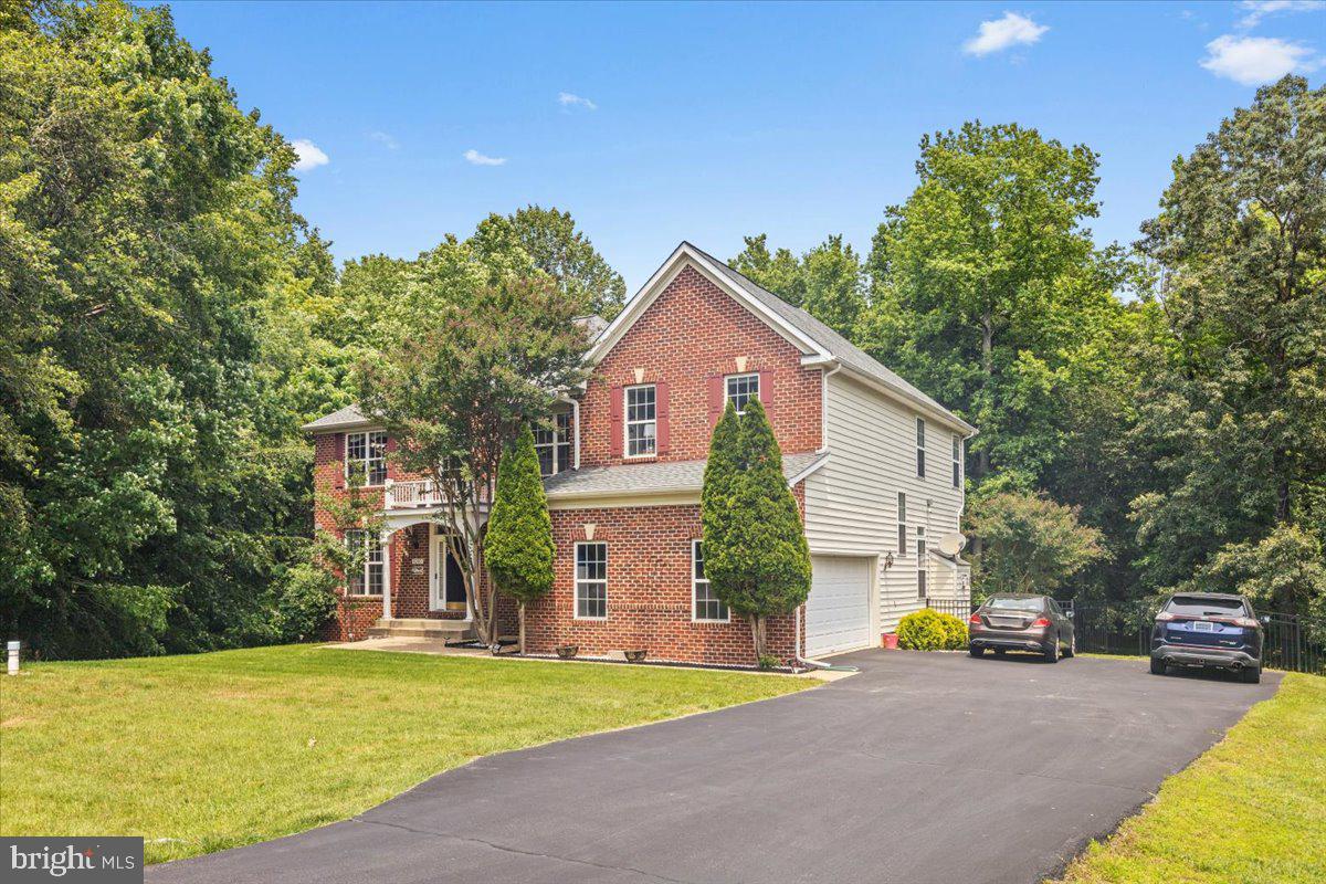 8200 Tiverton Dr