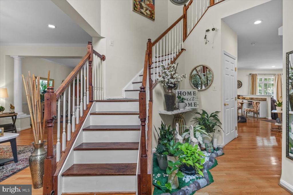 8200 Tiverton Dr