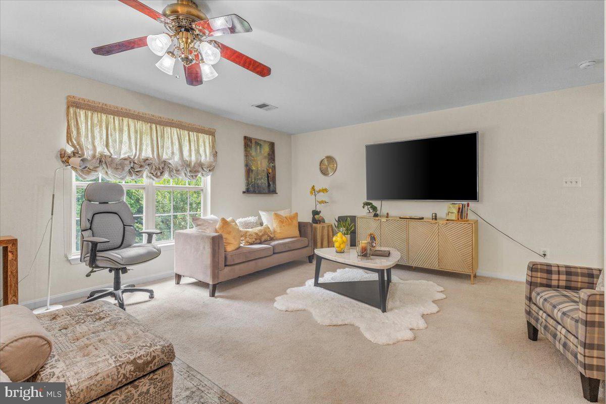 8200 Tiverton Dr