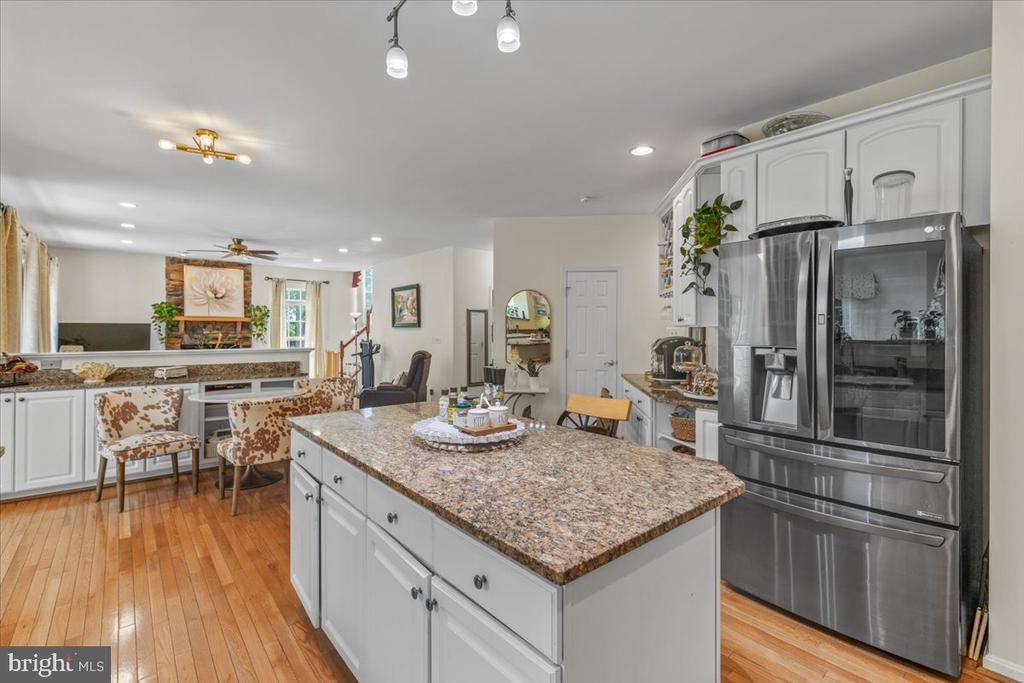 8200 Tiverton Dr