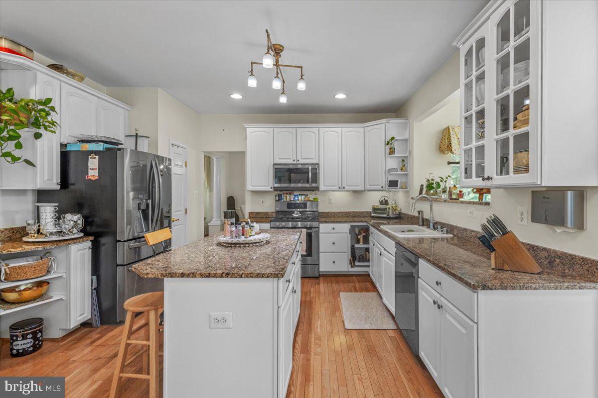 8200 Tiverton Dr
