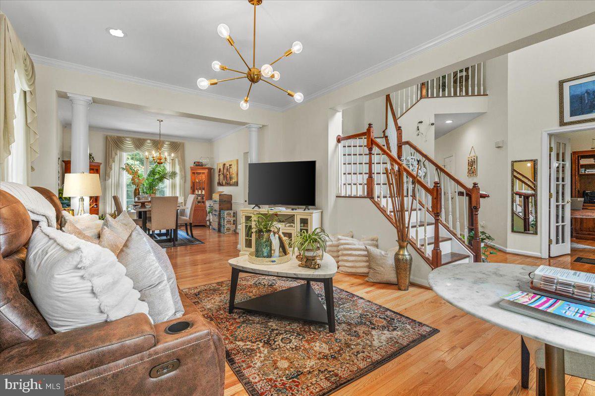 8200 Tiverton Dr