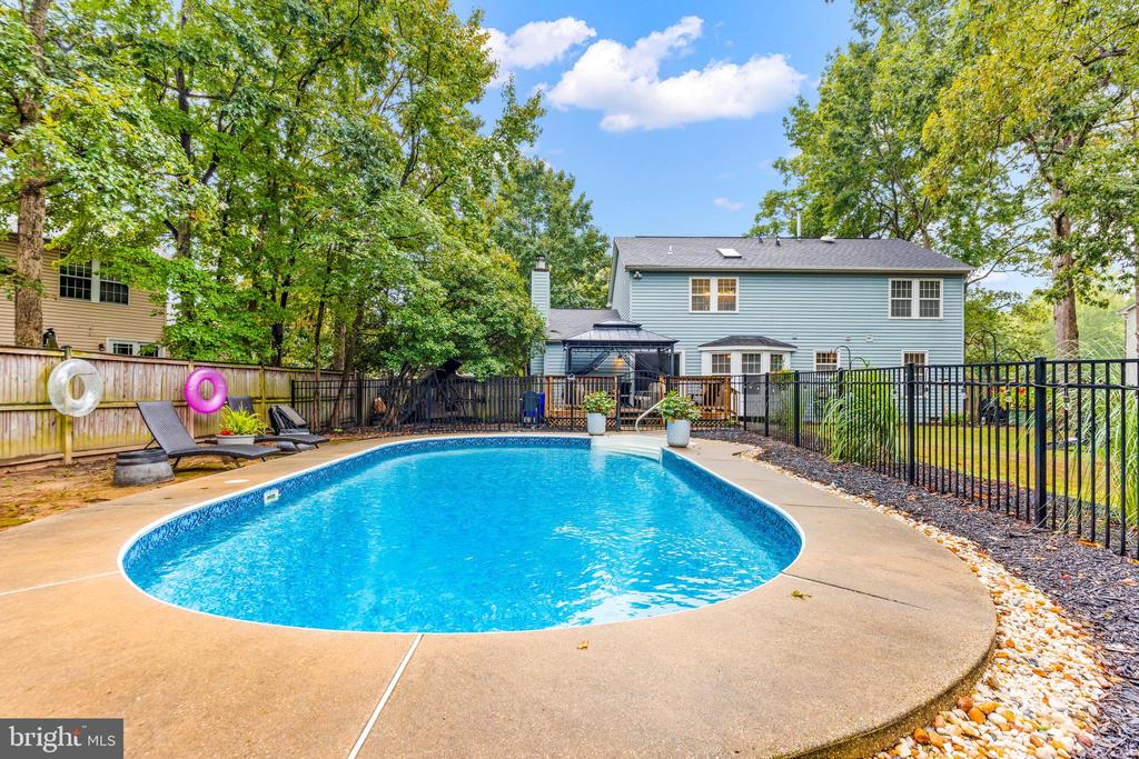10602 ASHFORD CIRCLE