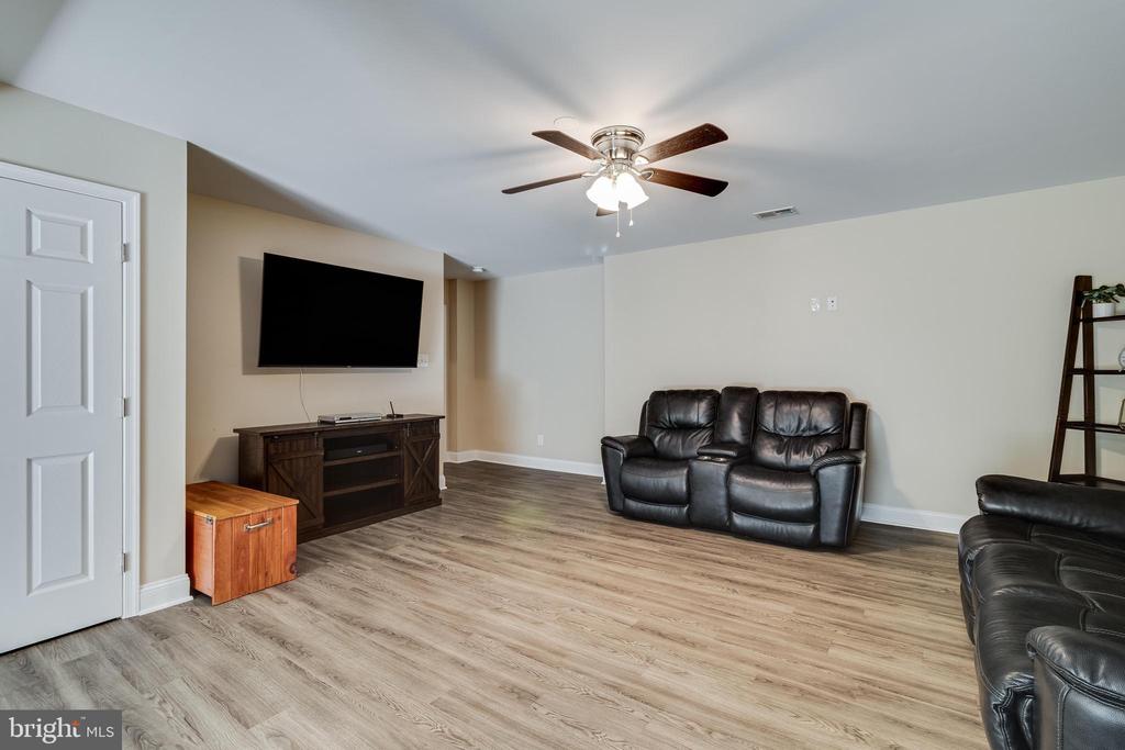 1012 NORTHAMPTON DRIVE