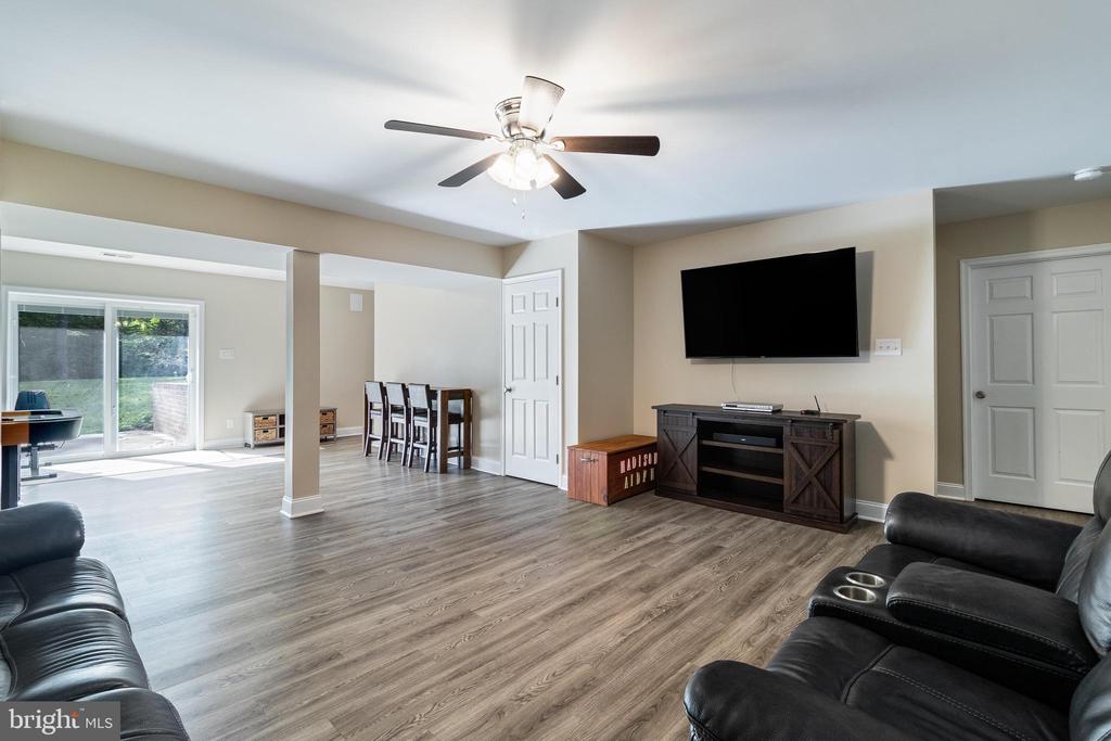 1012 NORTHAMPTON DRIVE