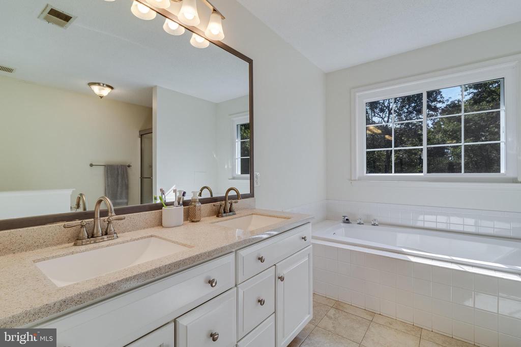 1012 NORTHAMPTON DRIVE