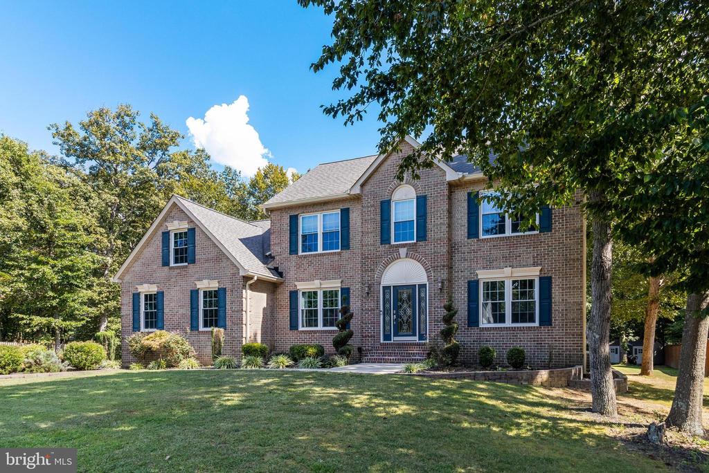 1012 NORTHAMPTON DRIVE