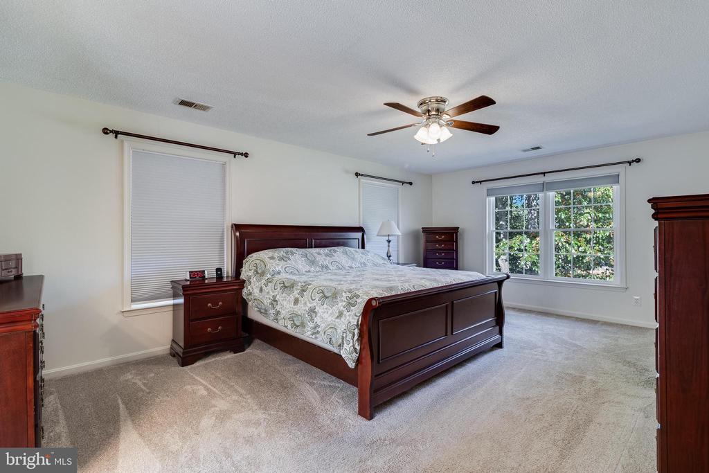 1012 NORTHAMPTON DRIVE