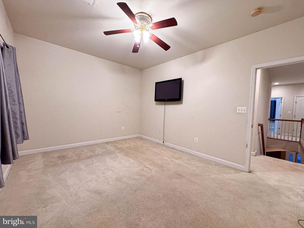 2039 DOWNSHIRE COURT