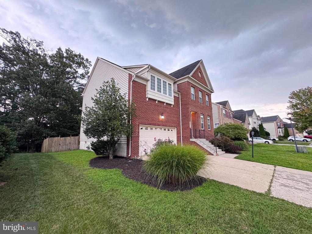 2039 DOWNSHIRE COURT