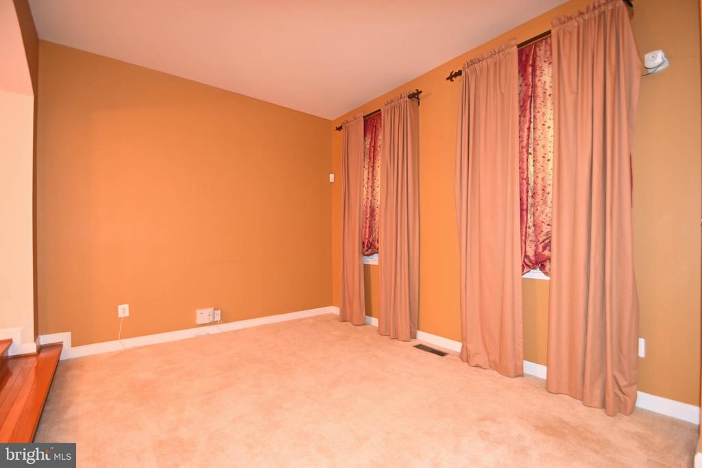 2039 DOWNSHIRE COURT