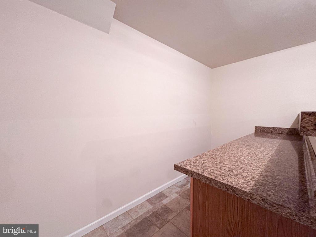 2039 DOWNSHIRE COURT