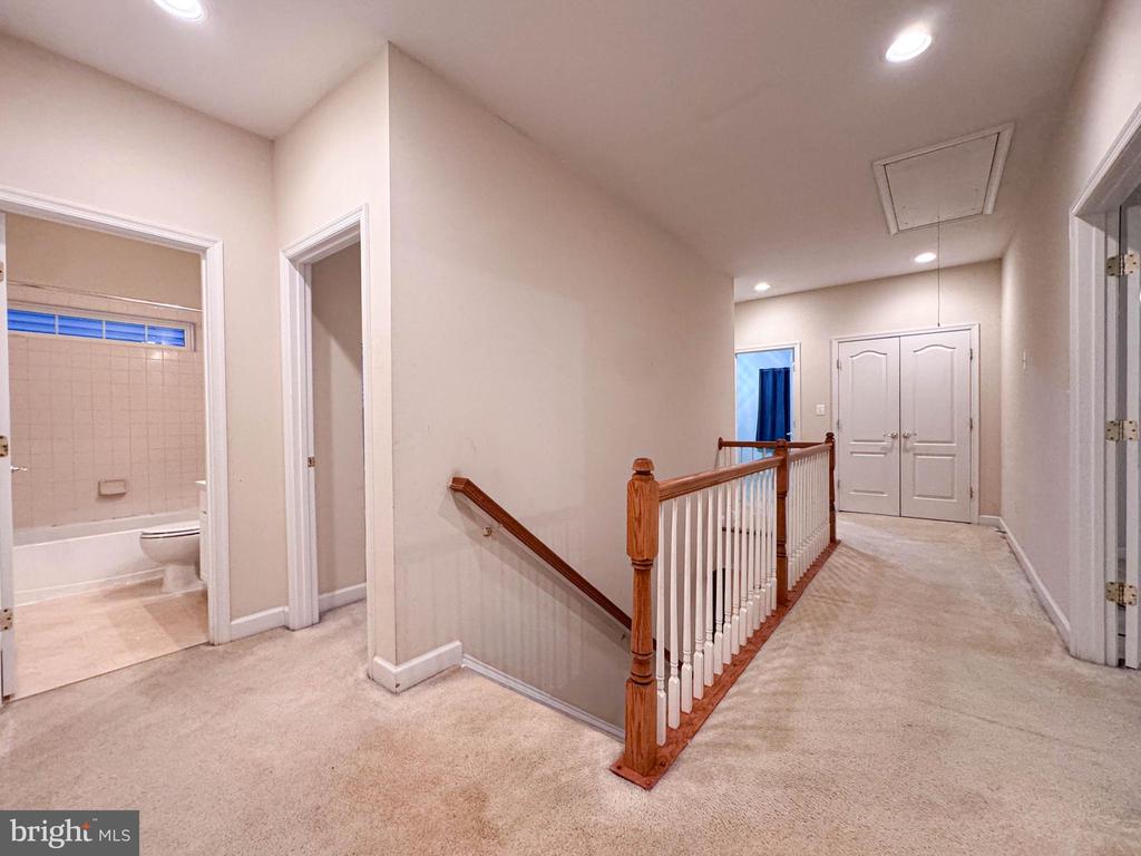 2039 DOWNSHIRE COURT