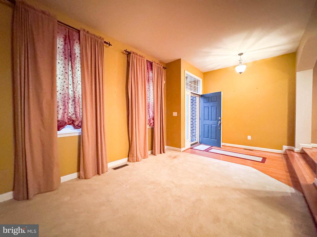 2039 DOWNSHIRE COURT