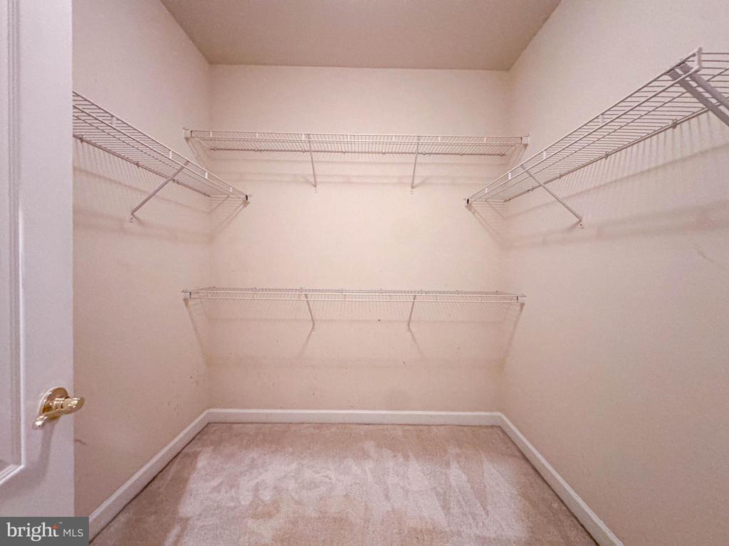 2039 DOWNSHIRE COURT