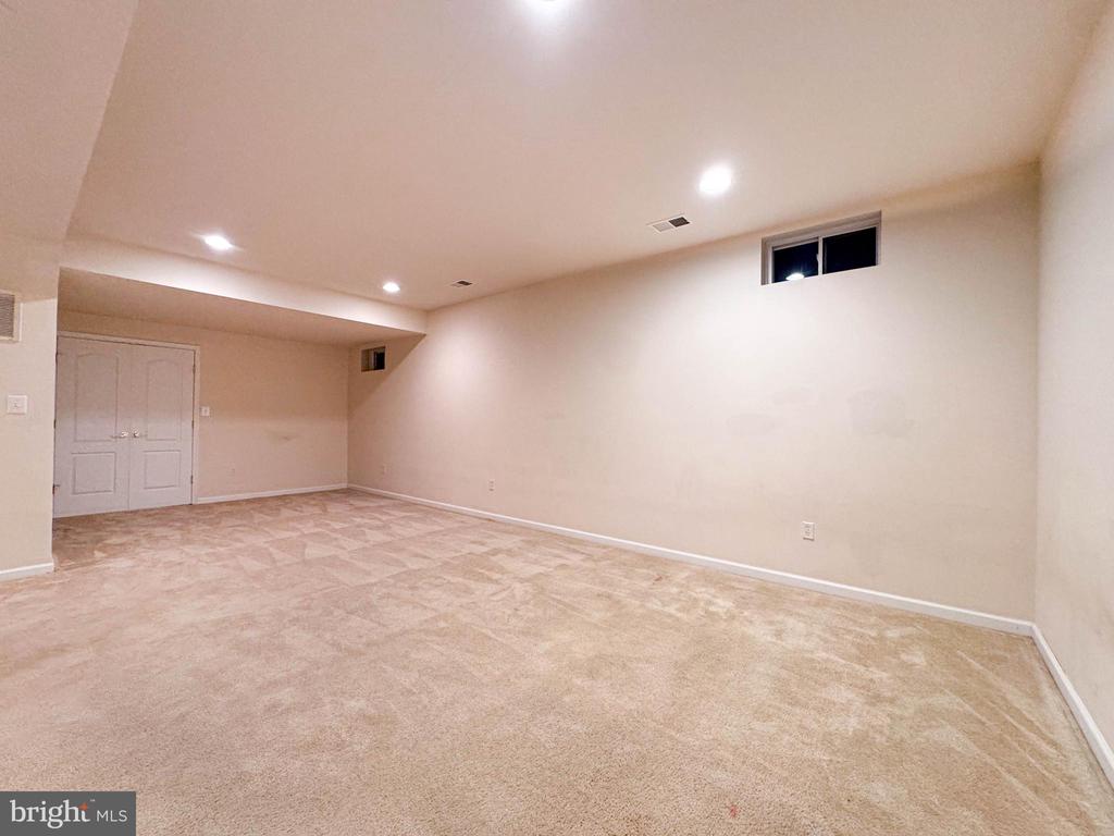 2039 DOWNSHIRE COURT