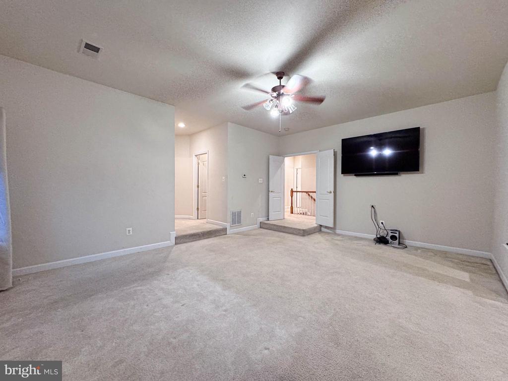 2039 DOWNSHIRE COURT