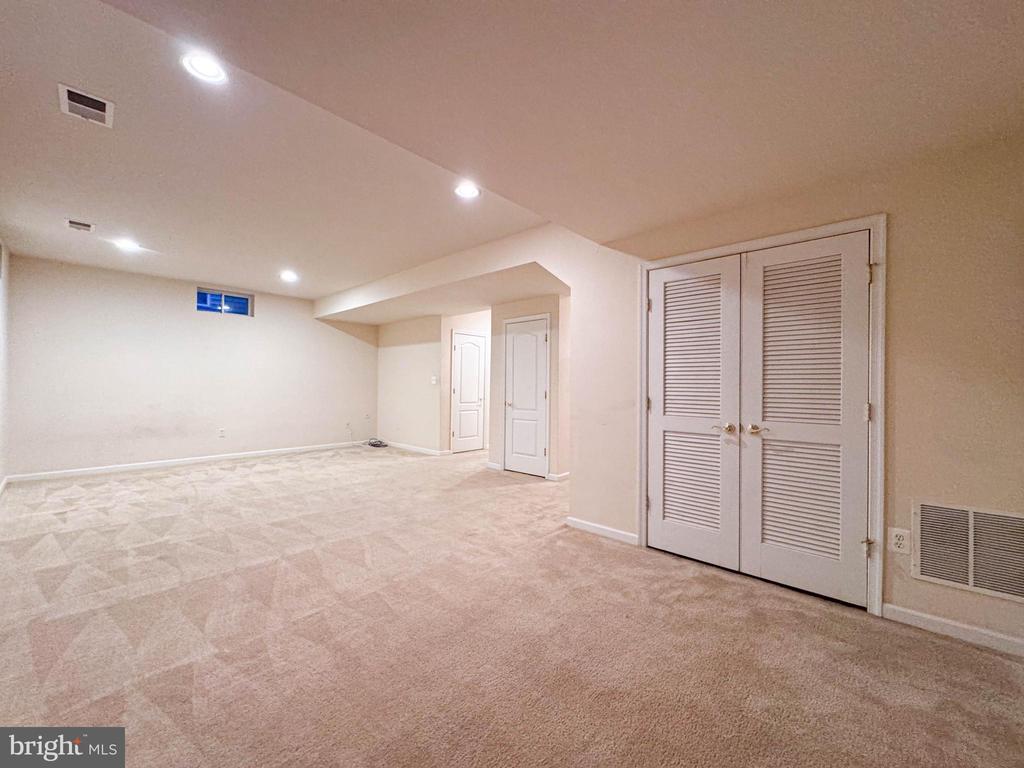 2039 DOWNSHIRE COURT