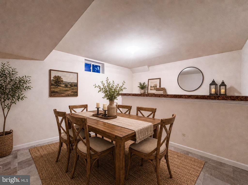 2039 DOWNSHIRE COURT