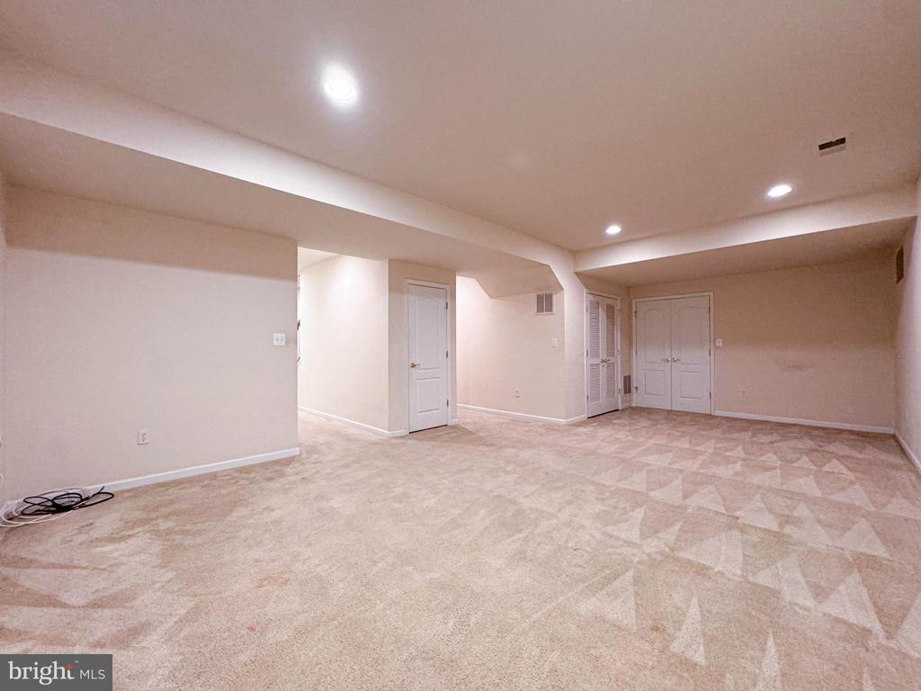 2039 DOWNSHIRE COURT