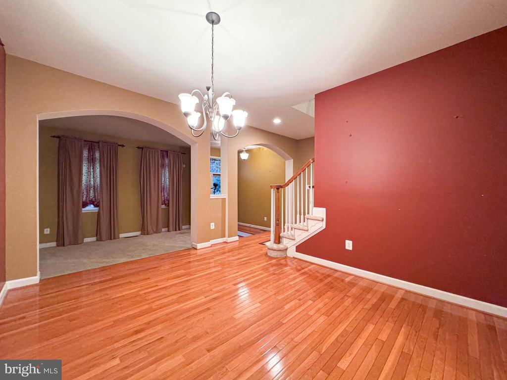 2039 DOWNSHIRE COURT