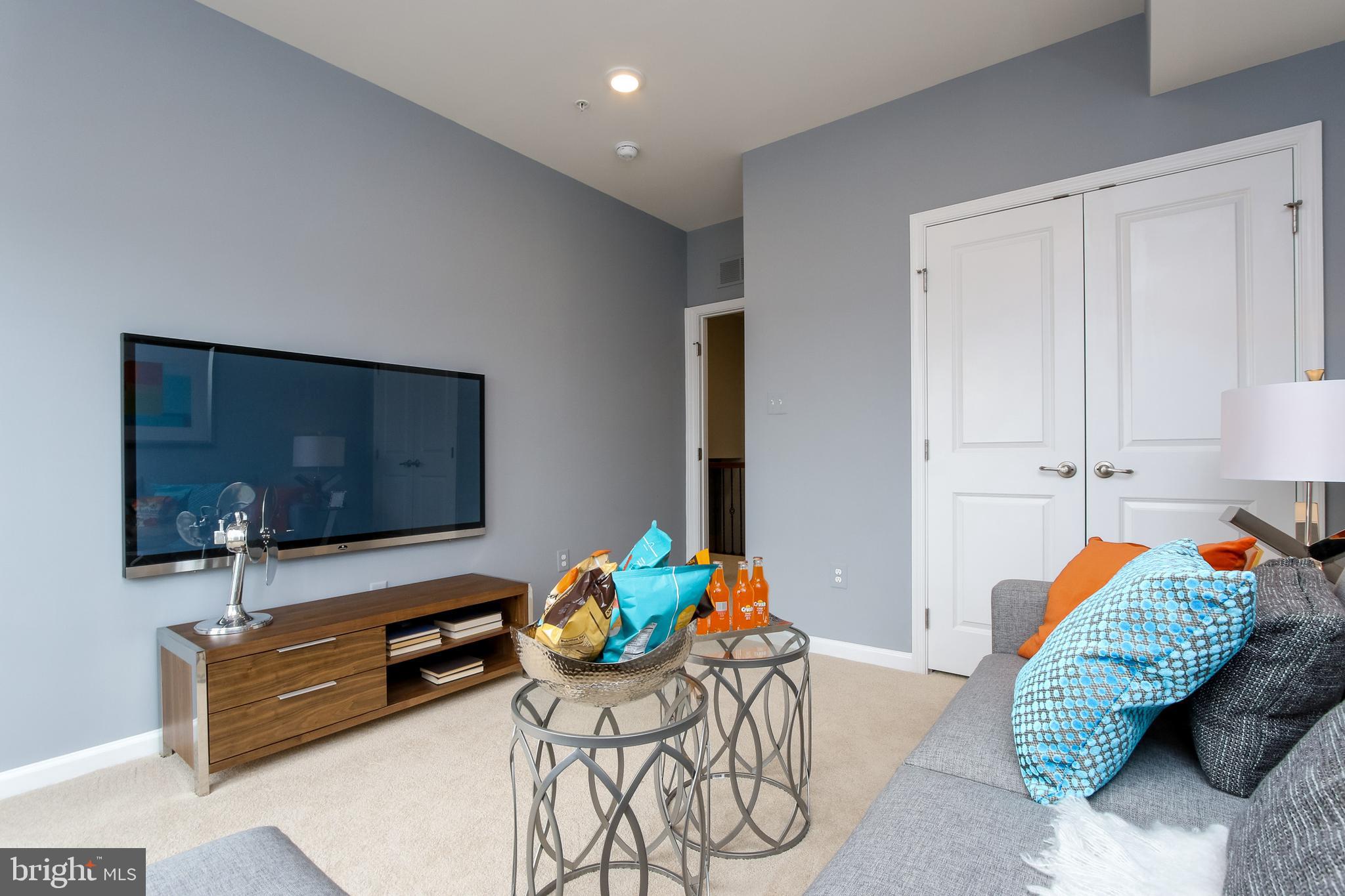 10968 Presidential Pkwy #E