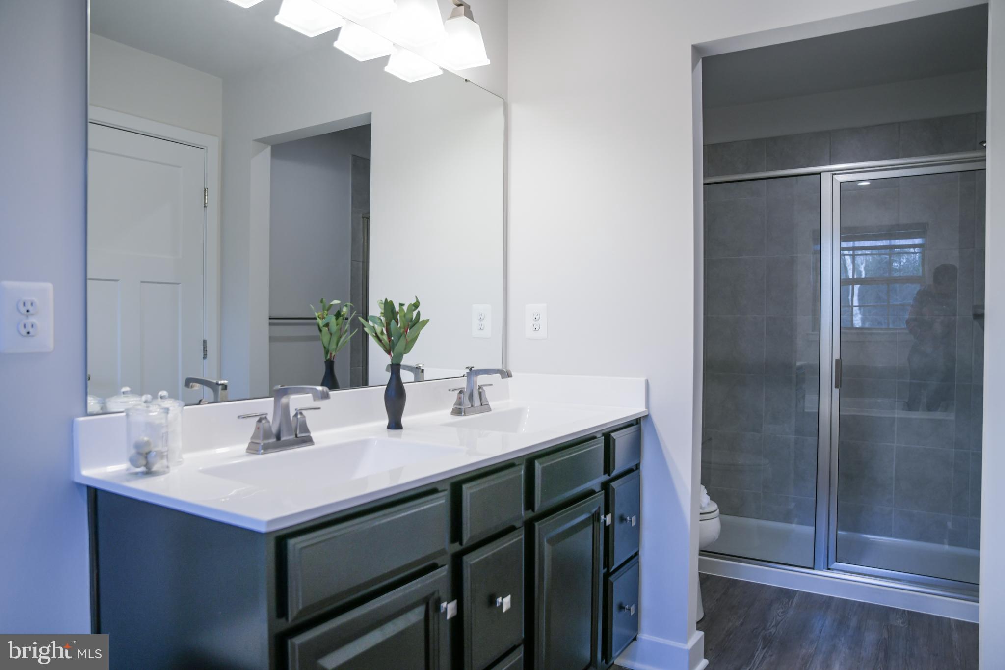 5606 Richmanor Ter