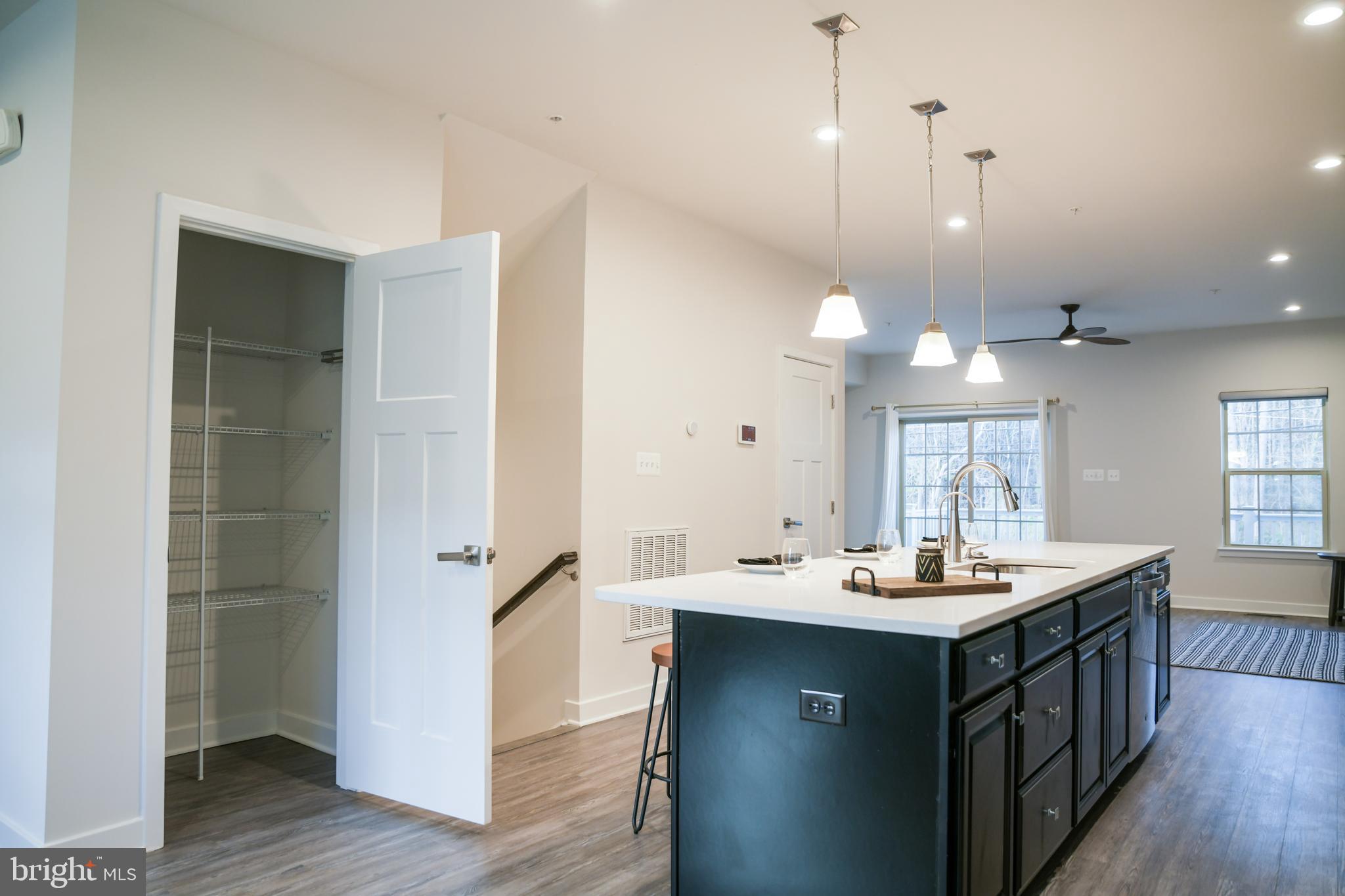 5606 Richmanor Ter