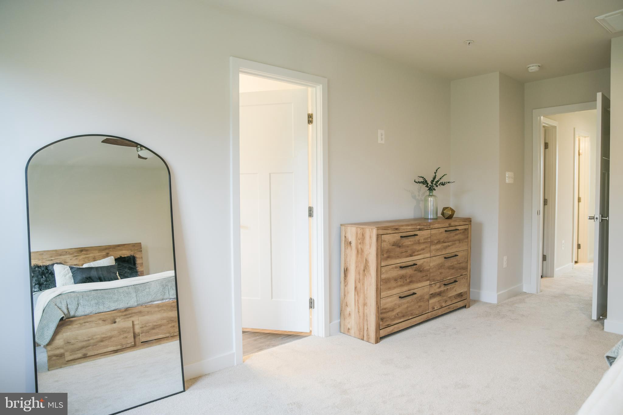 5606 Richmanor Ter