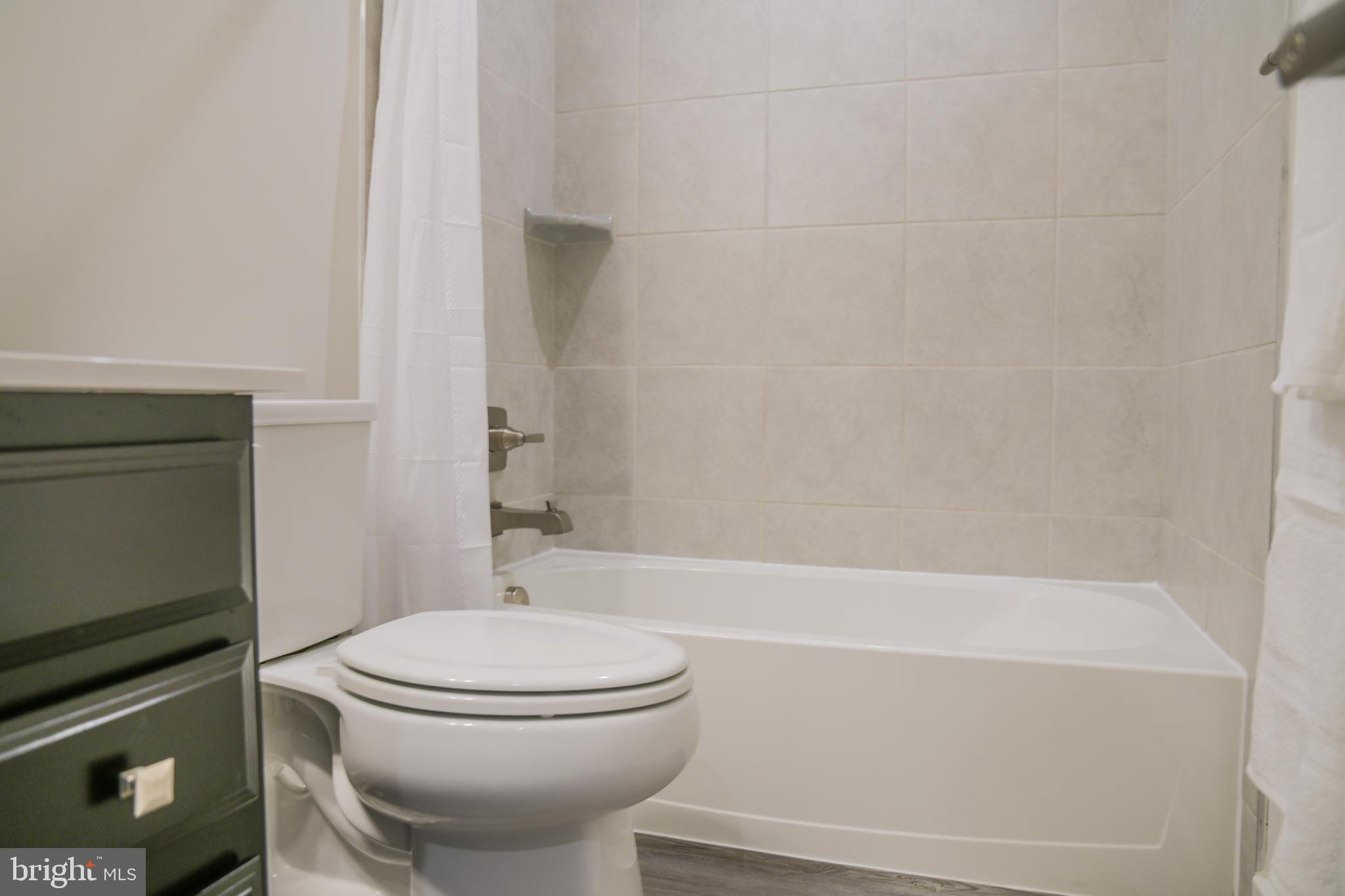 5606 Richmanor Ter