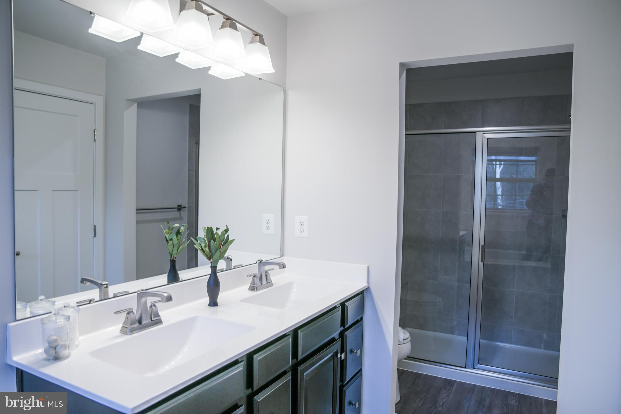 5606 Richmanor Ter