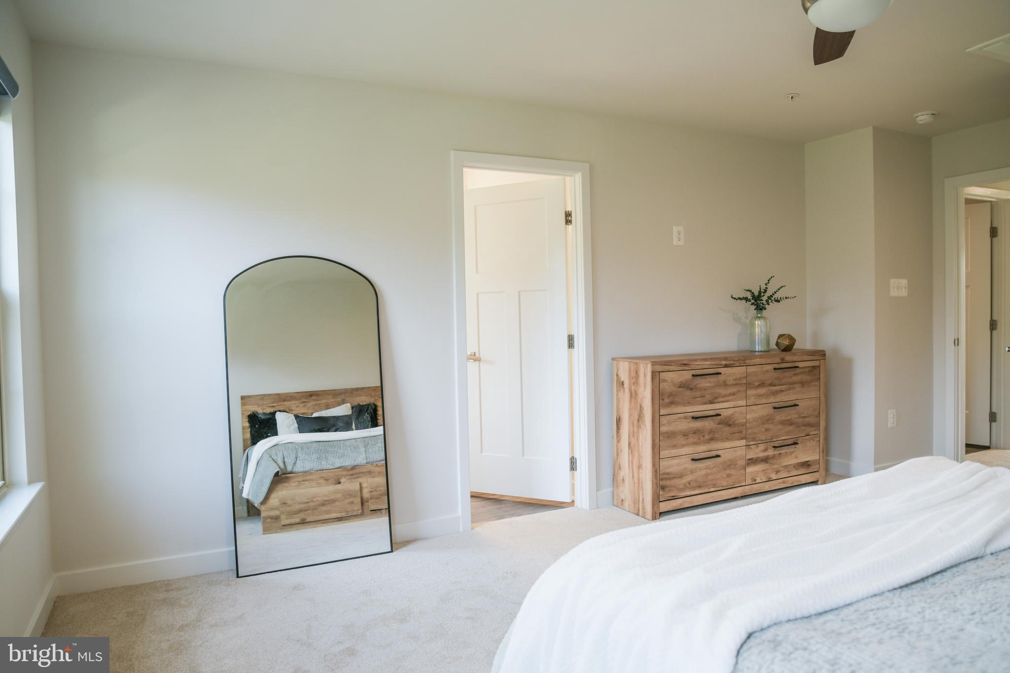 5606 Richmanor Ter