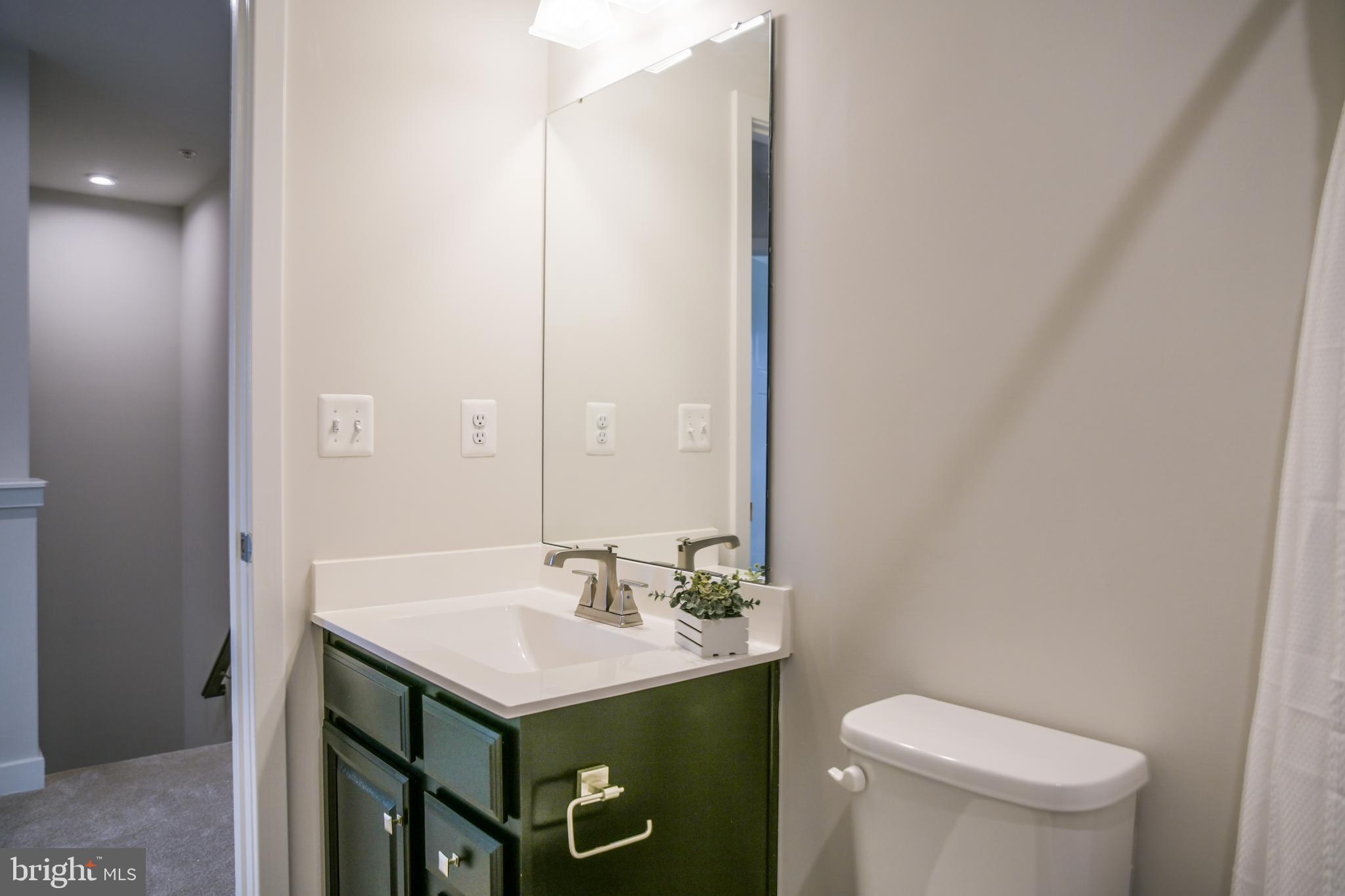 5606 Richmanor Ter