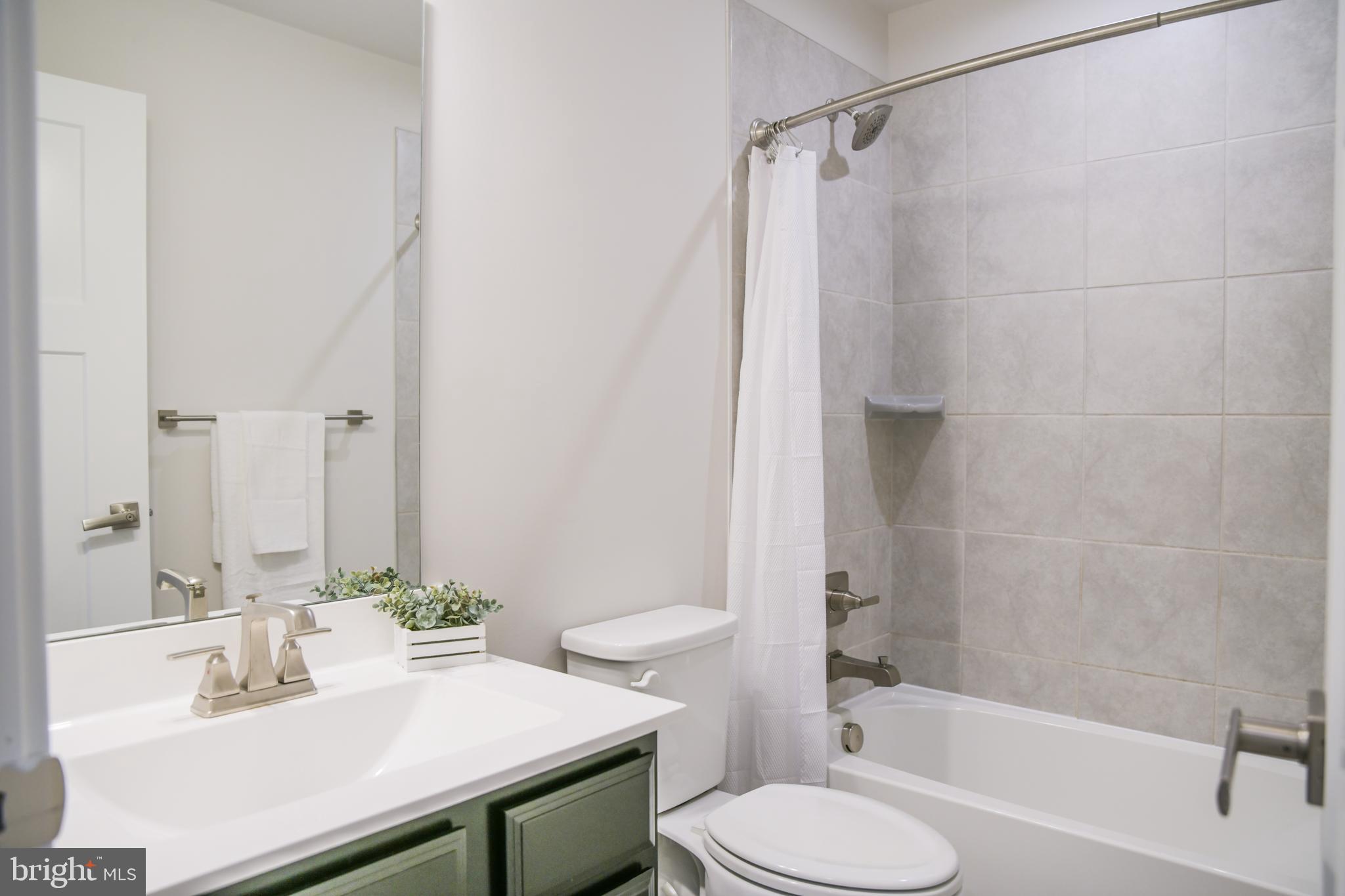 5606 Richmanor Ter