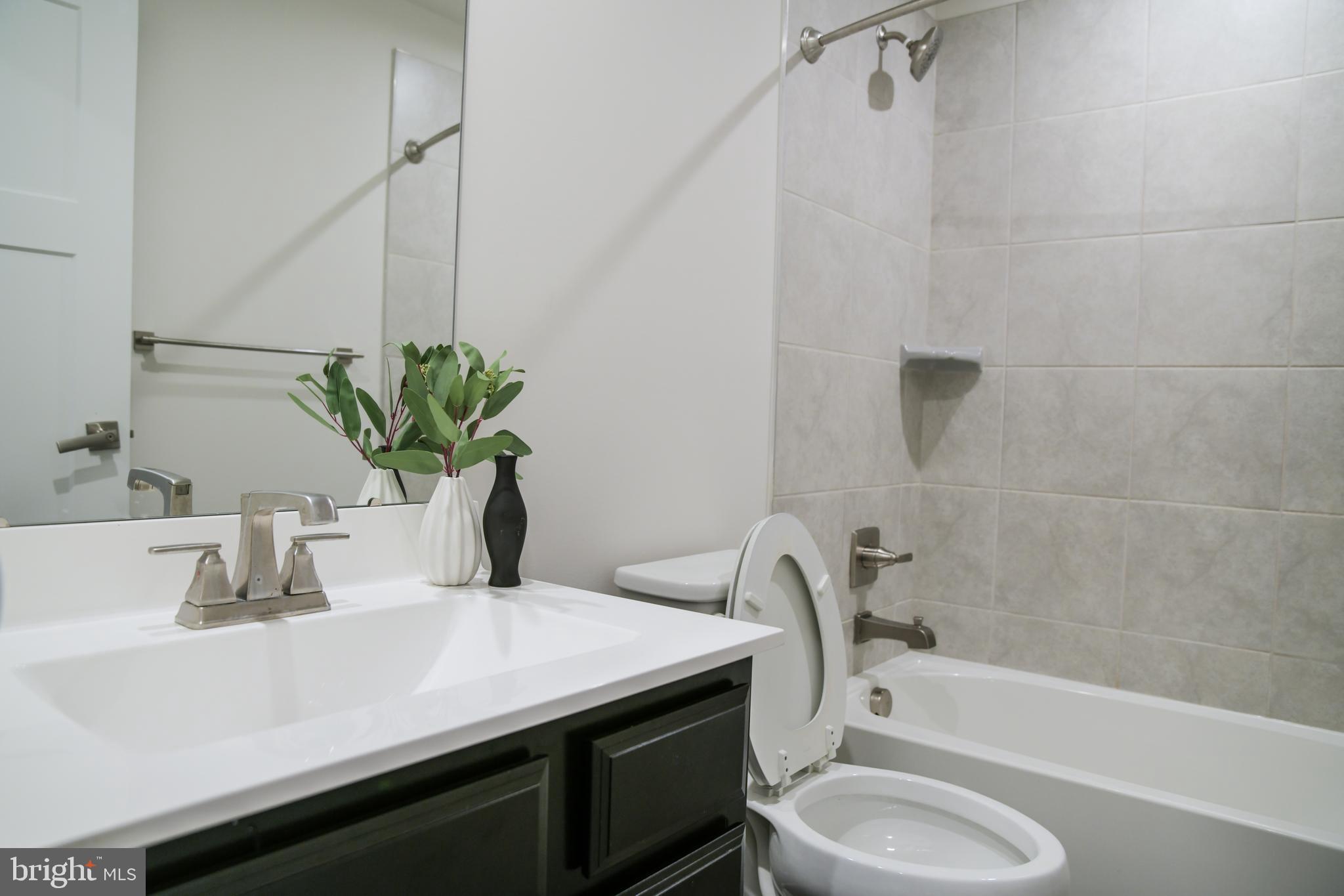 5606 Richmanor Ter