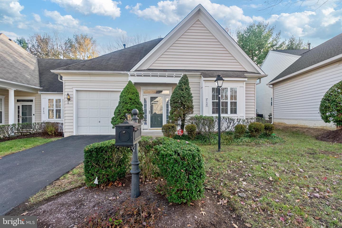 2139 Vittoria Ct #35