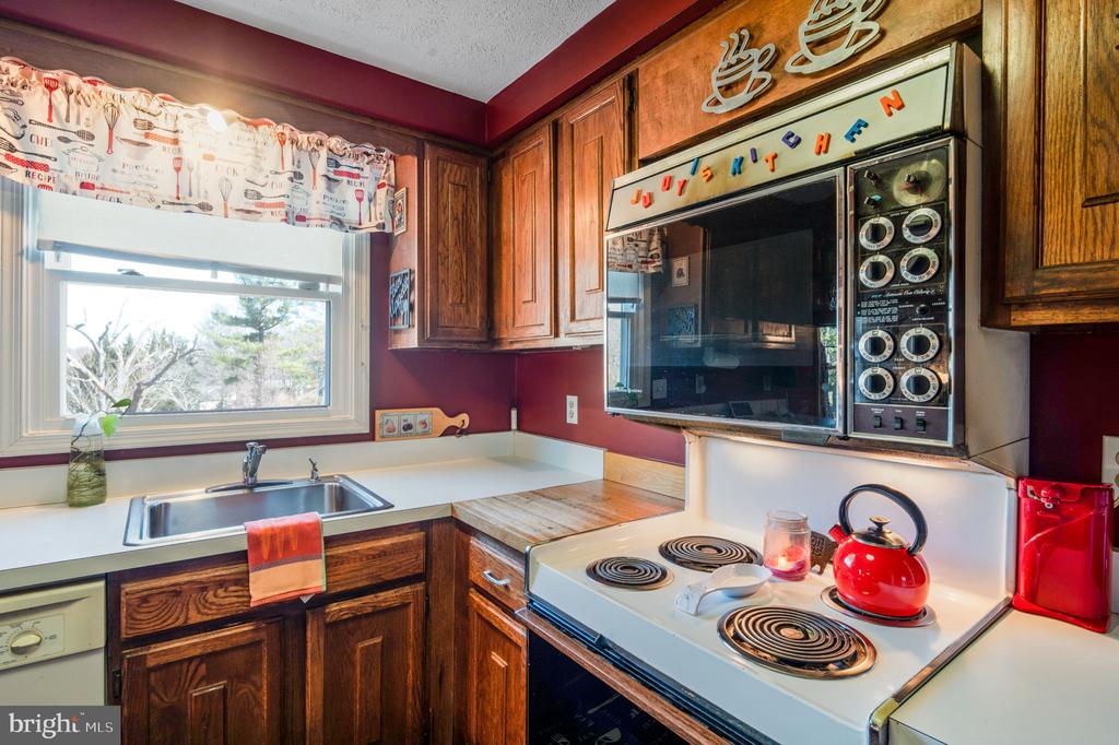 11006 Lake Arbor Way