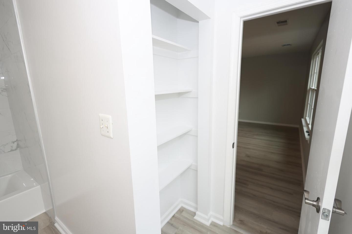 6113 PEGGYANNE CT