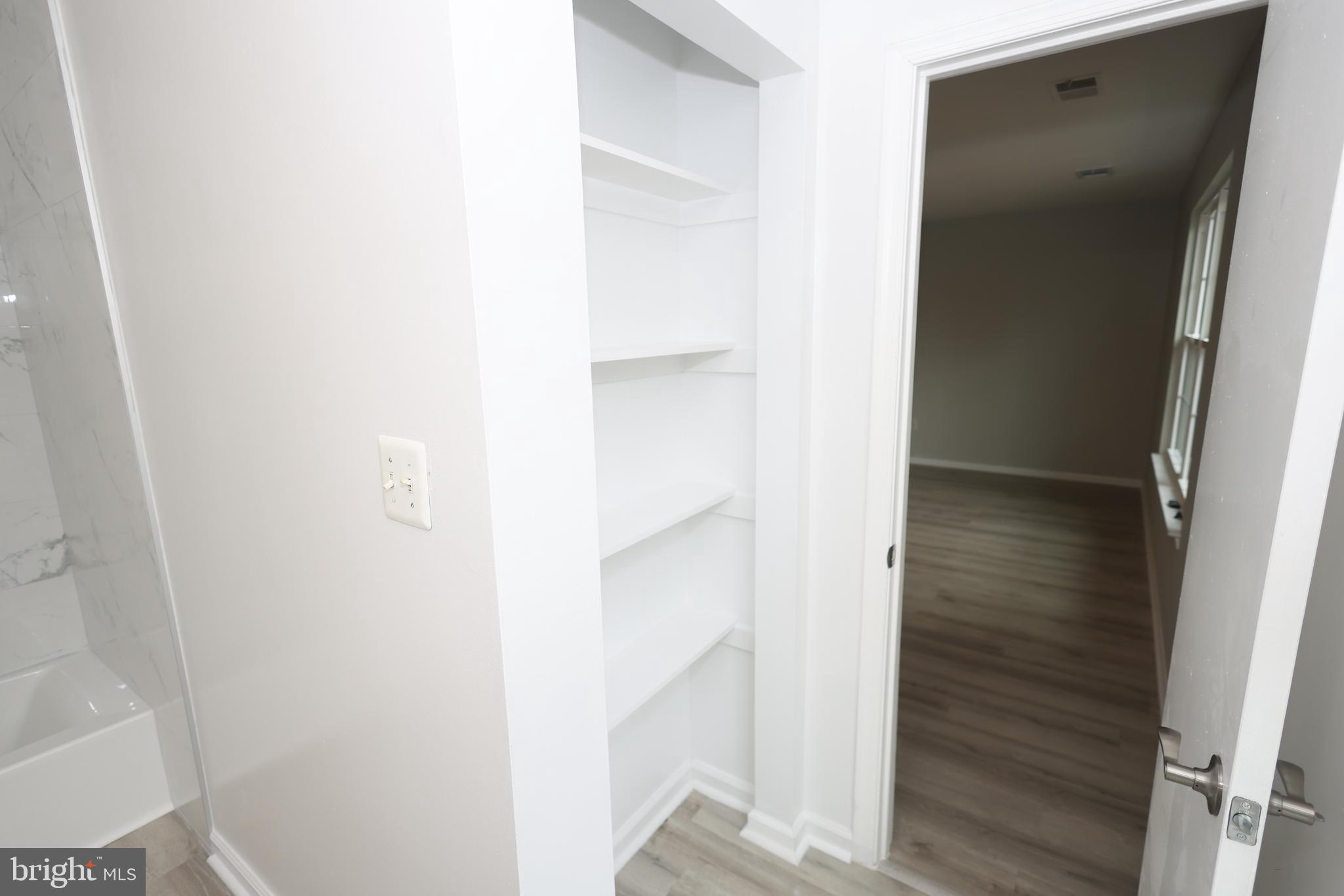 6113 PEGGYANNE CT