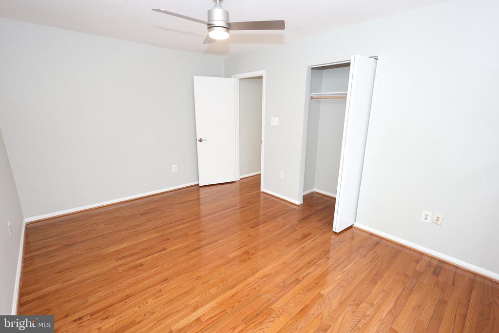 6113 PEGGYANNE CT