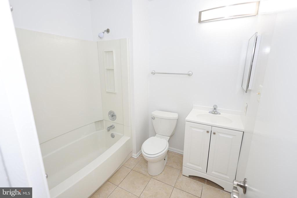 6113 PEGGYANNE CT