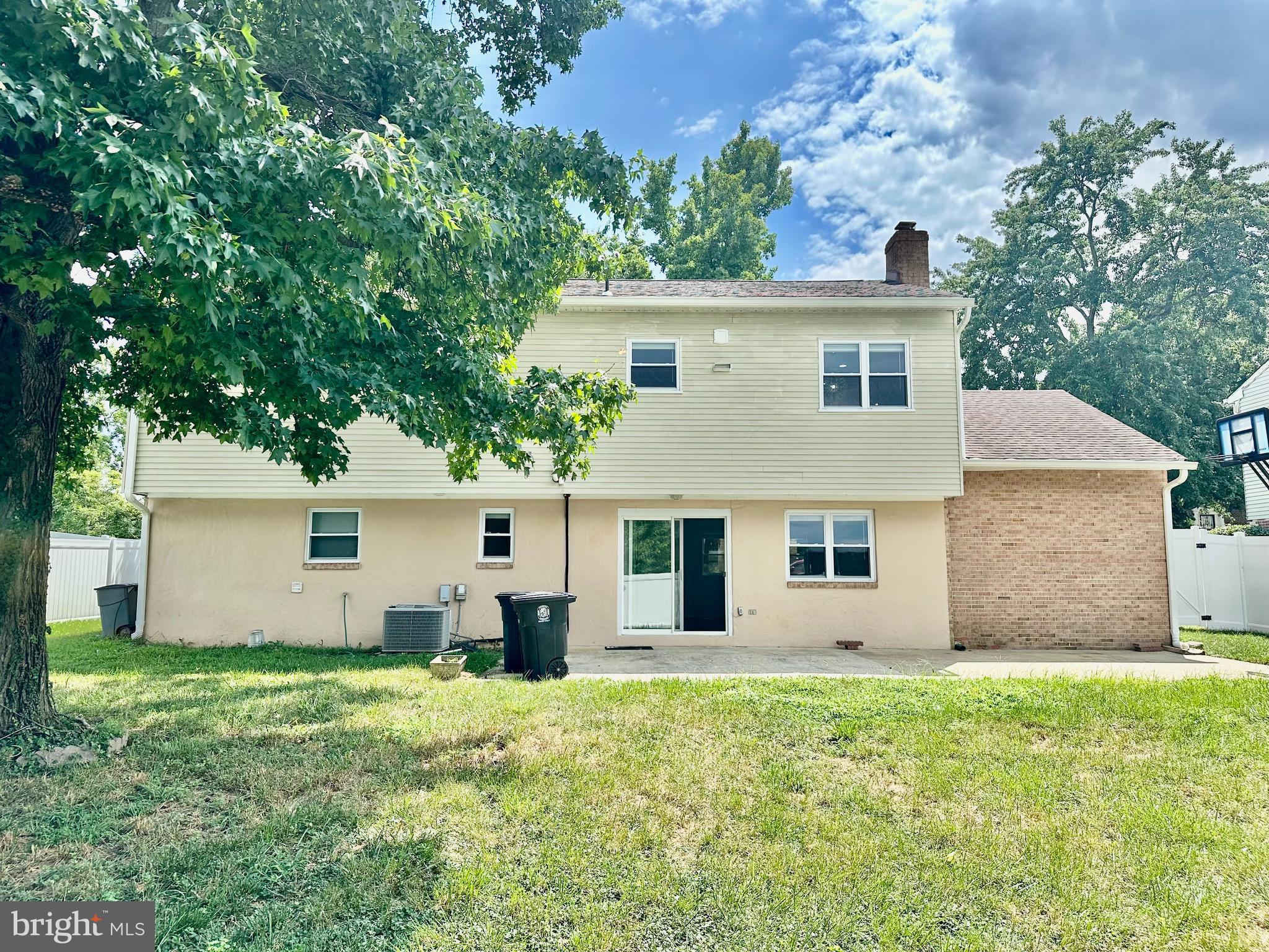 2108 REDWOOD TERRACE