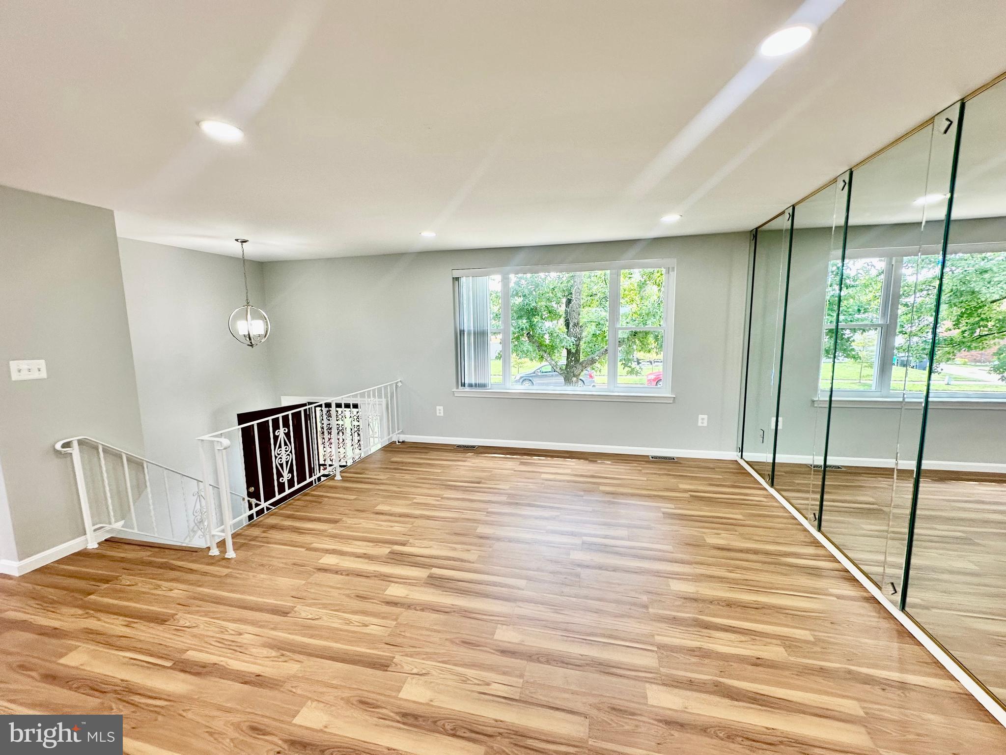 2108 REDWOOD TERRACE