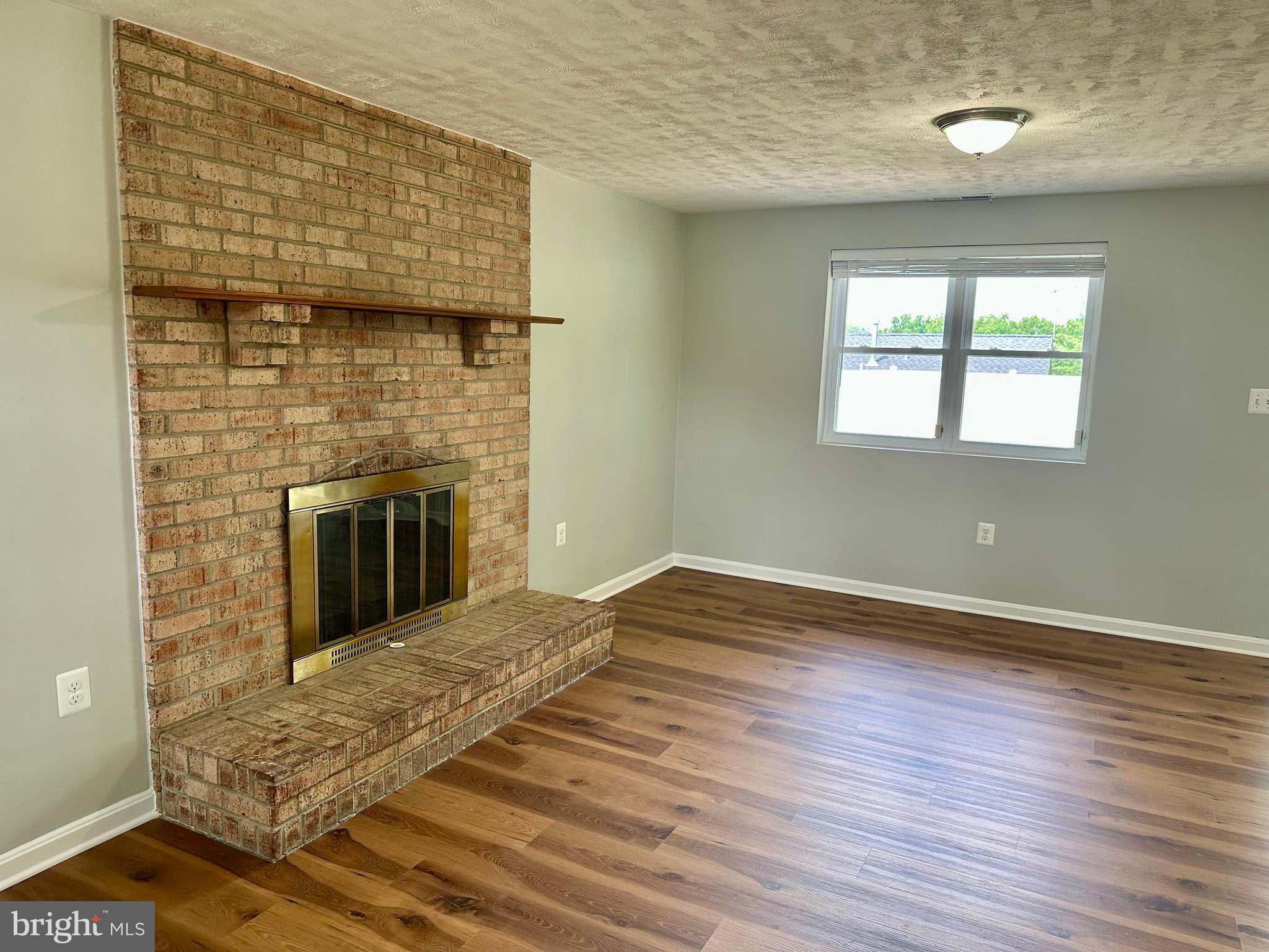 2108 REDWOOD TERRACE