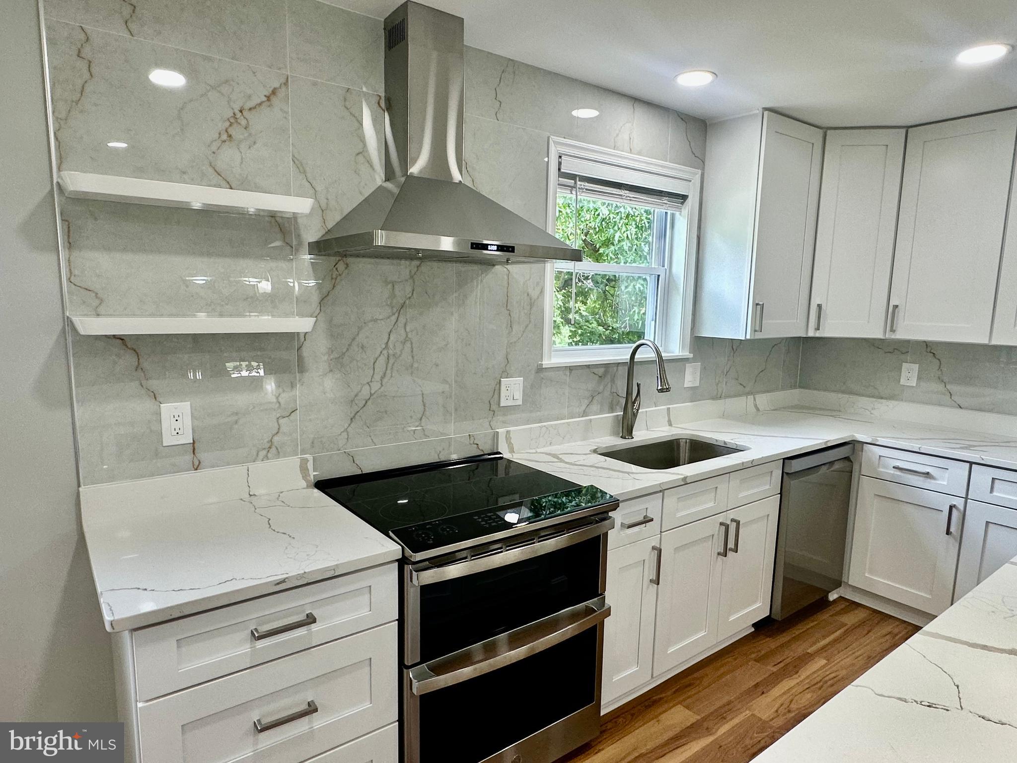 2108 REDWOOD TERRACE