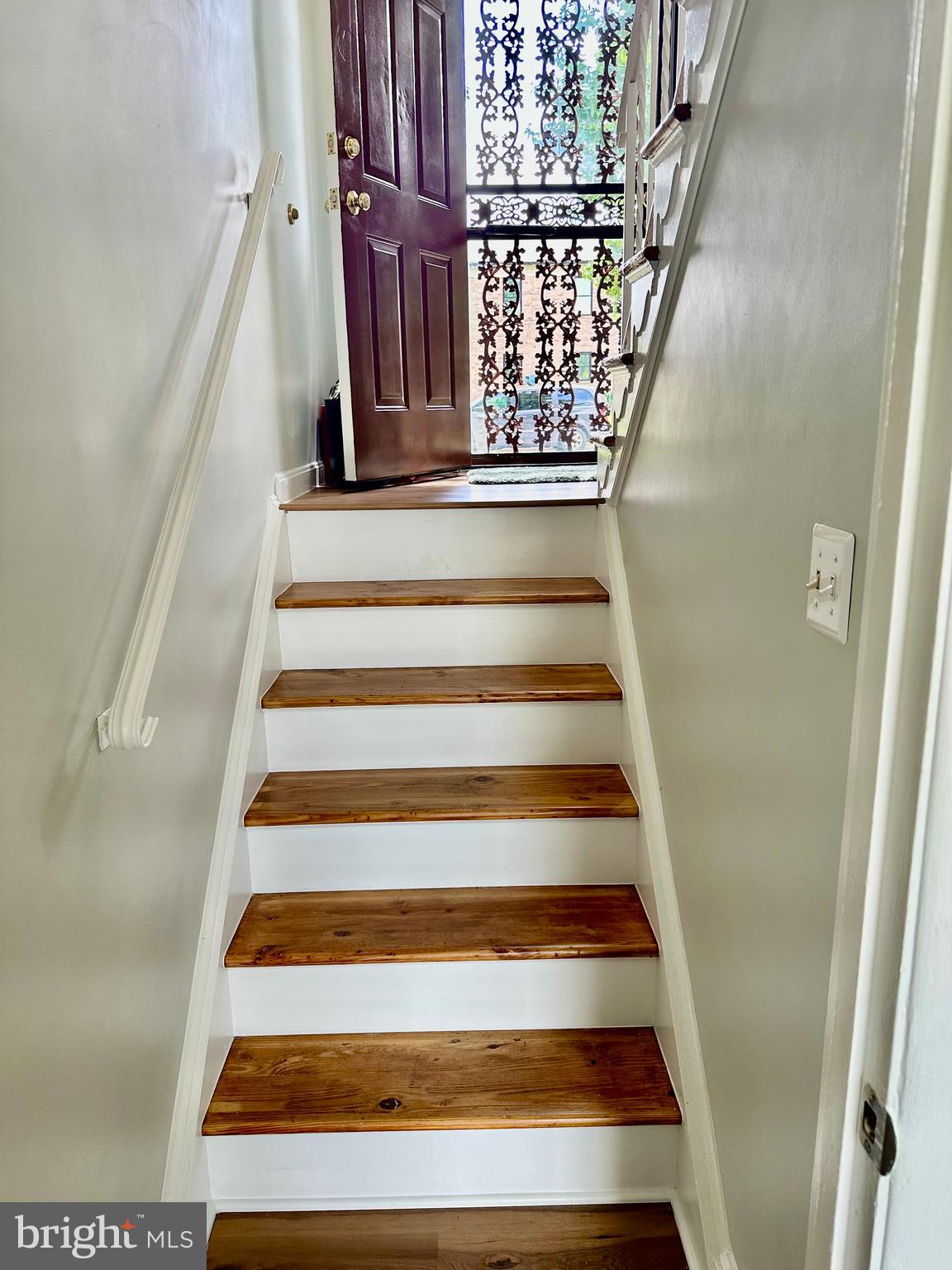 2108 REDWOOD TERRACE