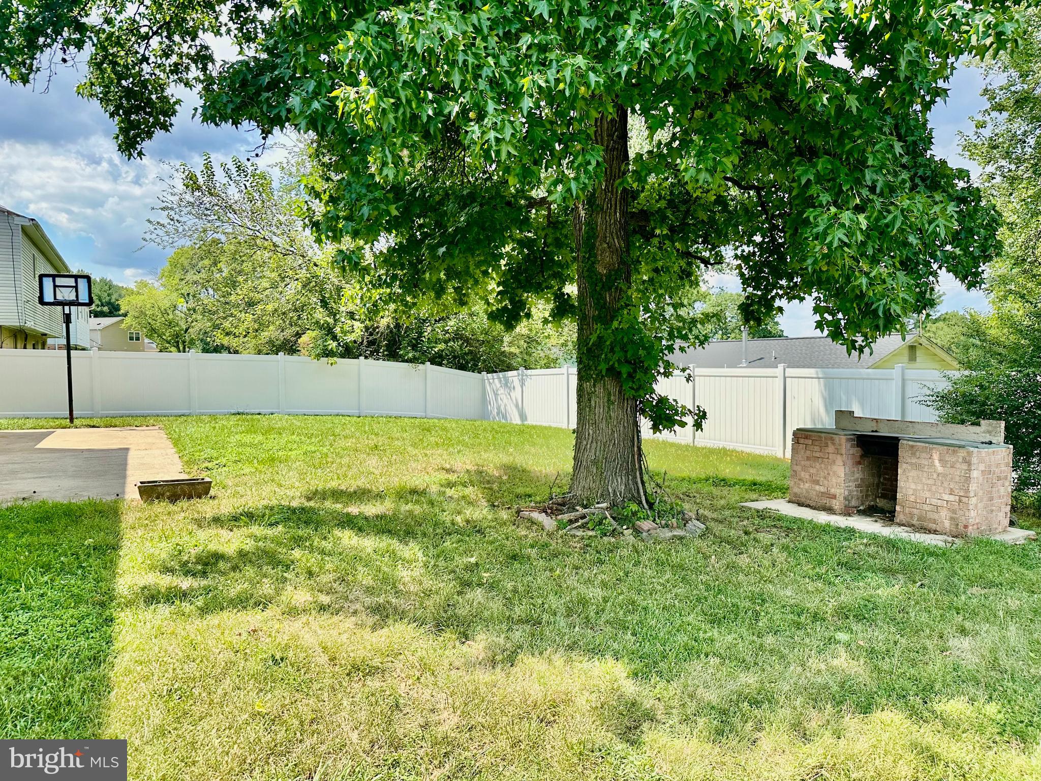 2108 REDWOOD TERRACE